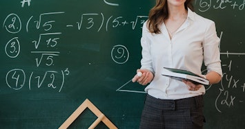 Pós-Graduação em Metodologia de Ensino da Matemática Pós-Graduação em Metodologia de Ensino da Matemática